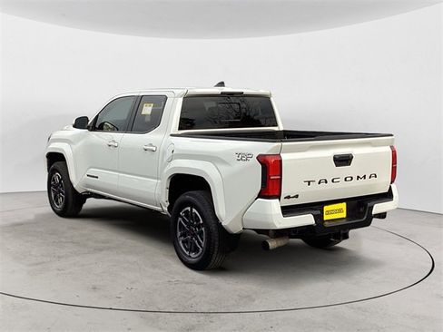 Used 2024 Toyota Tacoma TRD Sport image 3