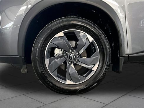 Certified 2026 Nissan Rogue SV w/ SV Premium Package FWD image 11