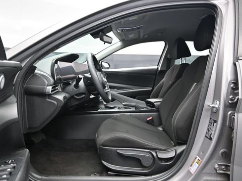 Used 2024 Hyundai Elantra SEL FWD image 14