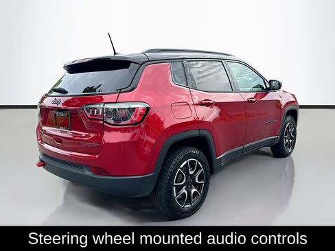 Used 2025 Jeep Compass Trailhawk AWD/4WD image 7