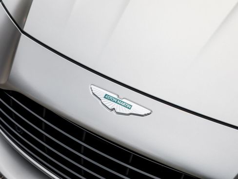 Used 2024 Aston Martin DB12 Coupe RWD image 2
