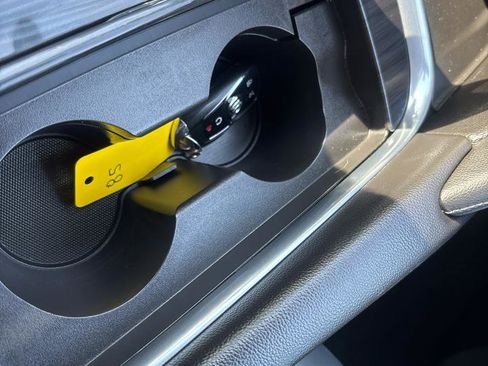 Used 2020 Buick Enclave Essence image 28