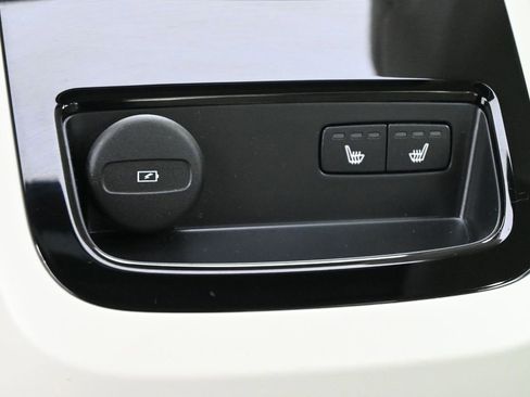 Used 2021 Volvo S60 T8 Inscription w/ Climate Package image 18