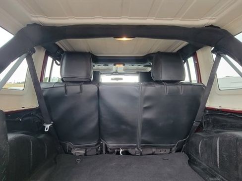 Used 2012 Jeep Wrangler Unlimited Sport image 40