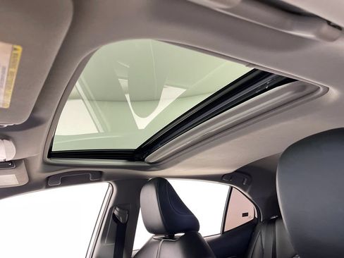Certified 2021 Toyota Camry SE w/ Convenience Package FWD image 30
