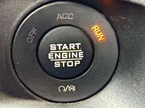 Used 2024 Jeep Wrangler Unlimited Sport AWD/4WD image 36