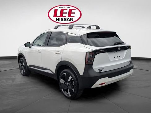 New 2026 Nissan Kicks SR w/ Cold Weather Package FWD image 5