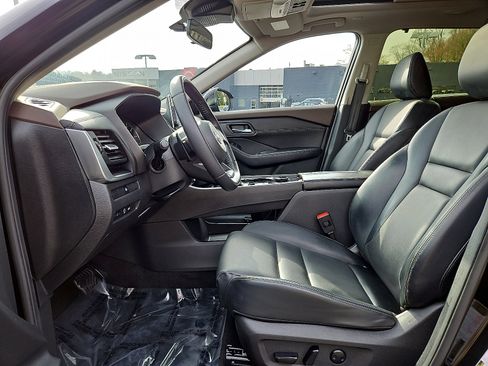 Certified 2023 Nissan Rogue SV w/ SV Premium B Package image 13