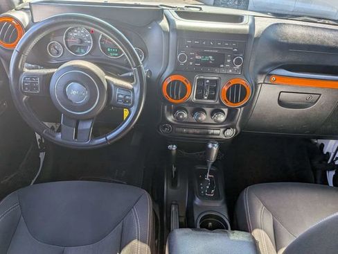 Used 2015 Jeep Wrangler Unlimited Sahara w/ Connectivity Group AWD/4WD image 14
