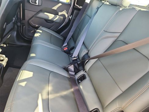 New 2025 Jeep Gladiator Mojave image 22