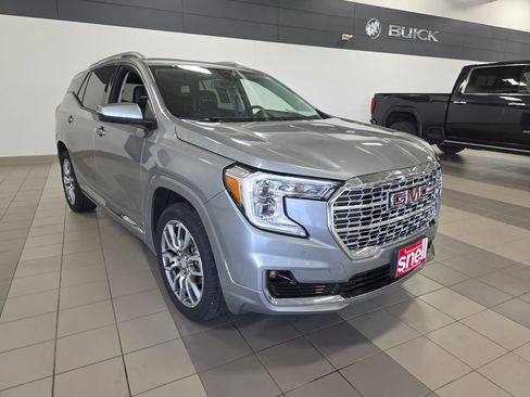Used 2024 GMC Terrain Denali w/ Denali Premium Package AWD/4WD image 7