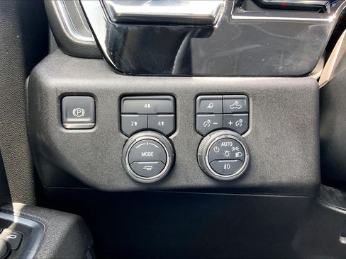 Used 2025 Chevrolet Silverado 3500 LT w/ Safety Package AWD/4WD image 33