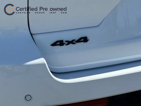 Used 2024 Jeep Grand Cherokee Altitude AWD/4WD image 27