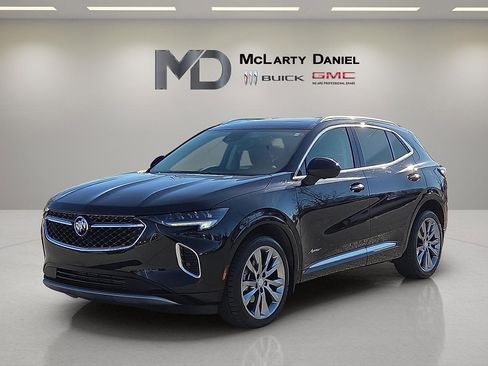 Used 2021 Buick Envision Avenir image 2