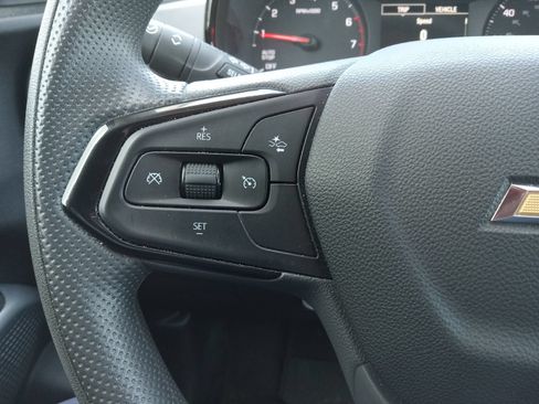 Used 2025 Chevrolet Trax LS w/ LS Convenience Package FWD image 19