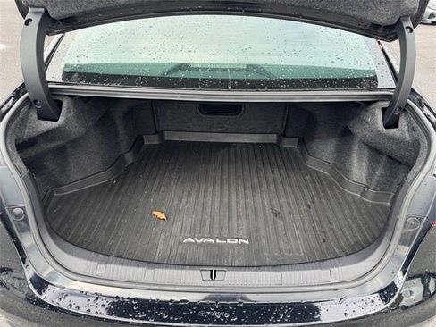 Used 2016 Toyota Avalon XLE Premium image 14