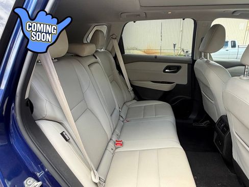 Used 2022 Nissan Rogue SV w/ SV Premium Package FWD image 14