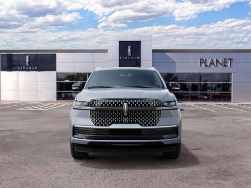 New 2027 Lincoln Navigator Reserve RWD image 3
