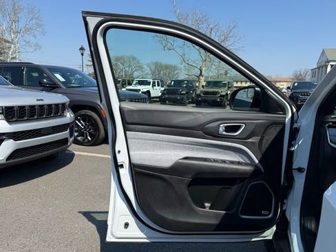 Used 2023 Jeep Compass Latitude w/ Sun and Sound Group image 24