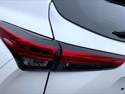 Used 2023 Toyota Highlander Limited AWD/4WD image 26