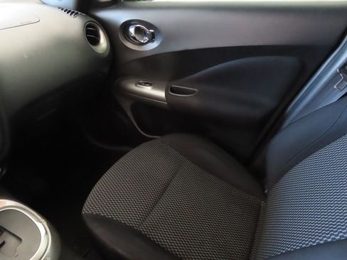 Used 2016 Nissan Juke S FWD image 18
