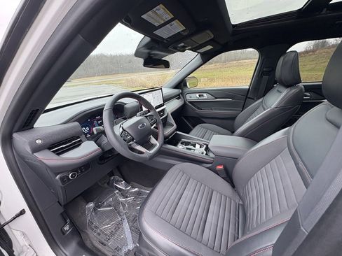 Used 2025 Ford Explorer ST-Line image 37