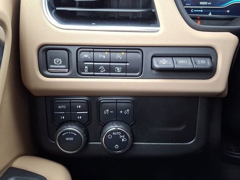 Used 2024 Chevrolet Tahoe Premier image 25