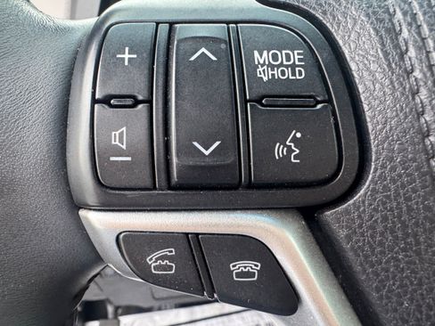 Used 2015 Toyota Sienna Limited FWD image 23