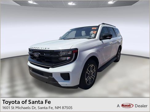 Used 2025 Ford Expedition Active AWD/4WD image 1