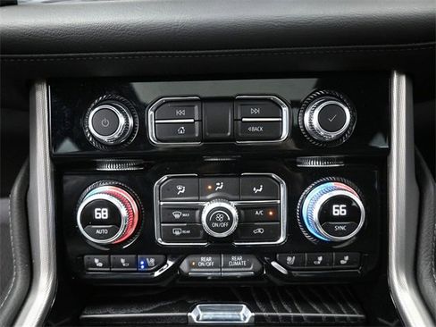 Used 2024 GMC Yukon XL AT4 w/ Technology Package image 29