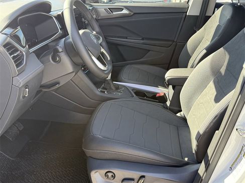 New 2026 Volkswagen Taos SE image 12