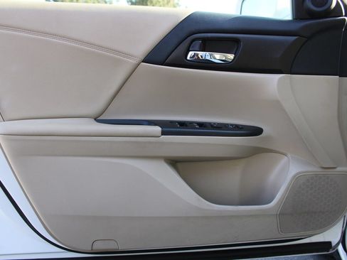 Used 2014 Honda Accord EX image 16