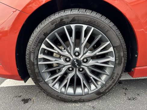 Used 2023 Kia Forte GT-Line w/ GT-Line Premium Package image 7