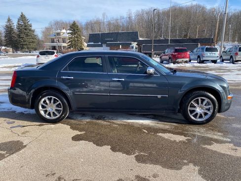Used 2008 Chrysler 300 C w/ Protection Group II image 6