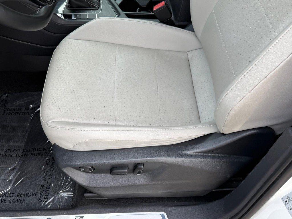 Used 2021 Volkswagen Tiguan SE R-Line FWD image 17