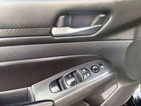 Used 2024 Nissan Altima 2.5 SV FWD image 17
