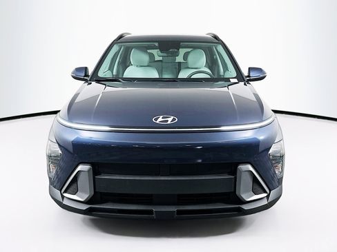 Used 2025 Hyundai Kona SEL FWD image 2