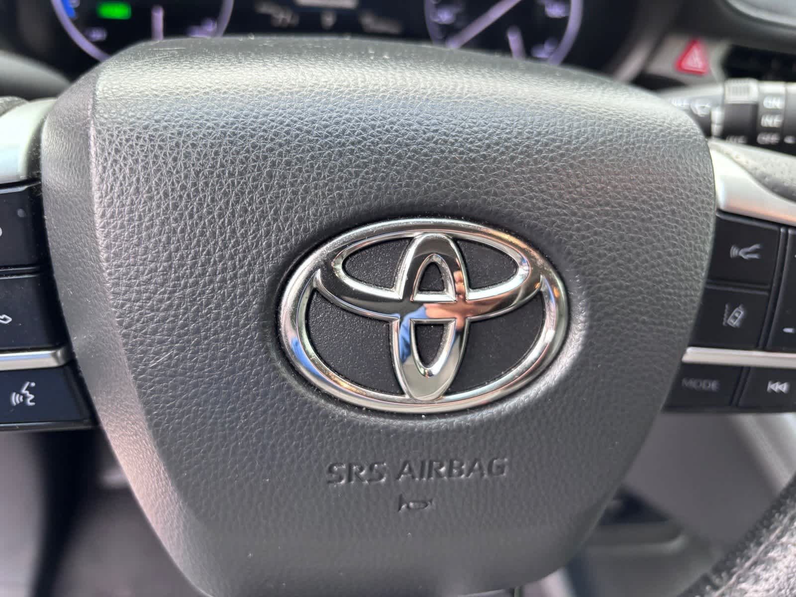 Used 2022 Toyota Sienna Limited FWD image 21