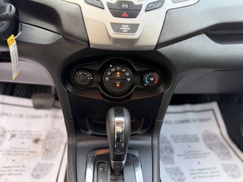Used 2013 Ford Fiesta SE FWD image 14