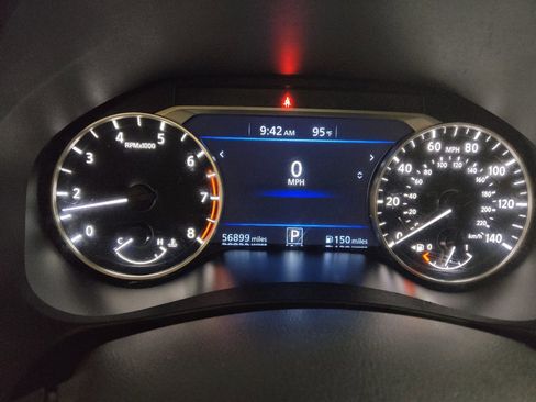 Used 2024 Nissan Altima 2.5 SV FWD image 23