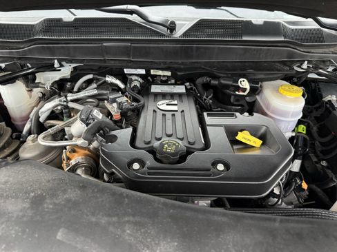 Used 2025 RAM 2500 Laramie image 32