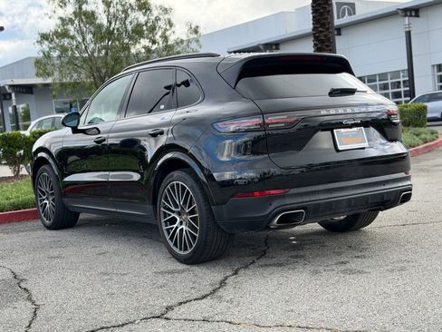 Used 2021 Porsche Cayenne image 10