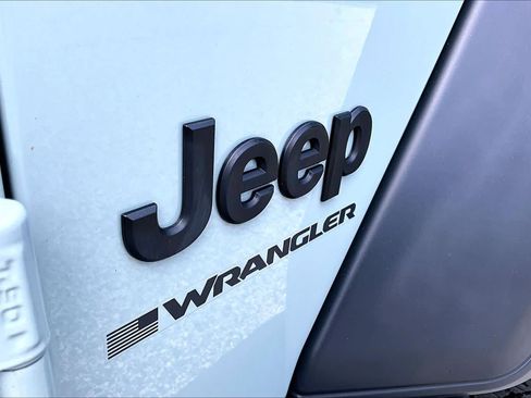 Used 2023 Jeep Wrangler Sport AWD/4WD image 33