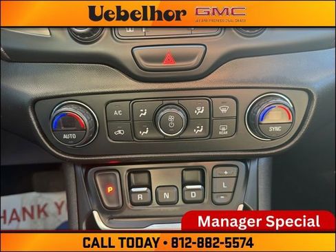 Used 2020 GMC Terrain Denali w/ Denali Premium Package FWD image 23
