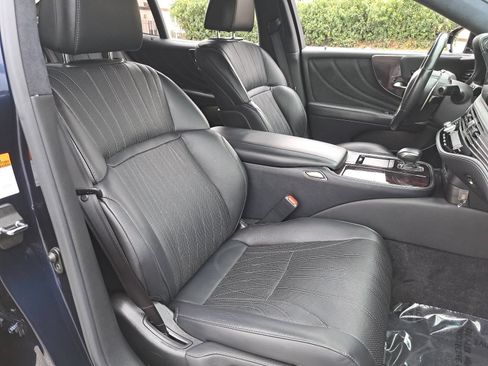 Used 2022 Lexus LS 500 w/ Interior Upgrade Package RWD image 10