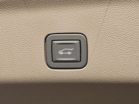 New 2026 GMC Yukon Denali w/ Denali Reserve Package AWD/4WD image 8