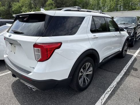 Used 2020 Ford Explorer Platinum w/ Premium Technology Package image 12