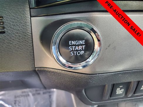 Used 2017 Toyota Tacoma TRD Sport image 26