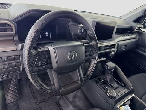Certified 2024 Toyota Tacoma SR5 AWD/4WD image 10