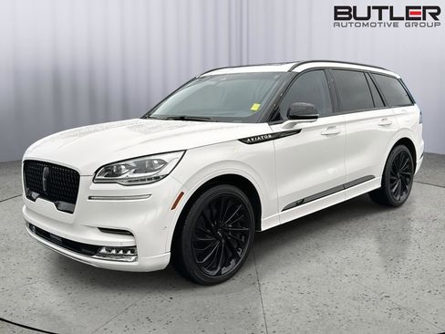 Used 2022 Lincoln Aviator Reserve w/ Equipment Group 201A image 2